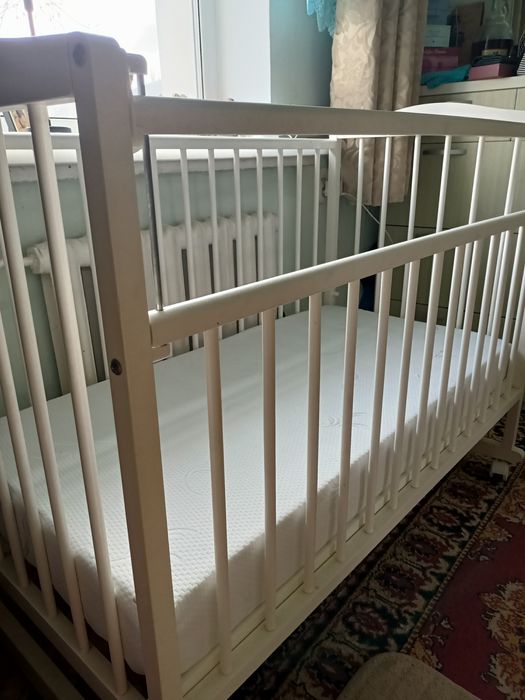 Детская кроватка