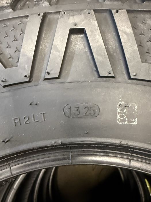 Гуми за УТВ В3036 30х10х14