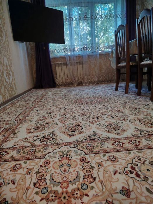 Продам б/у ковер