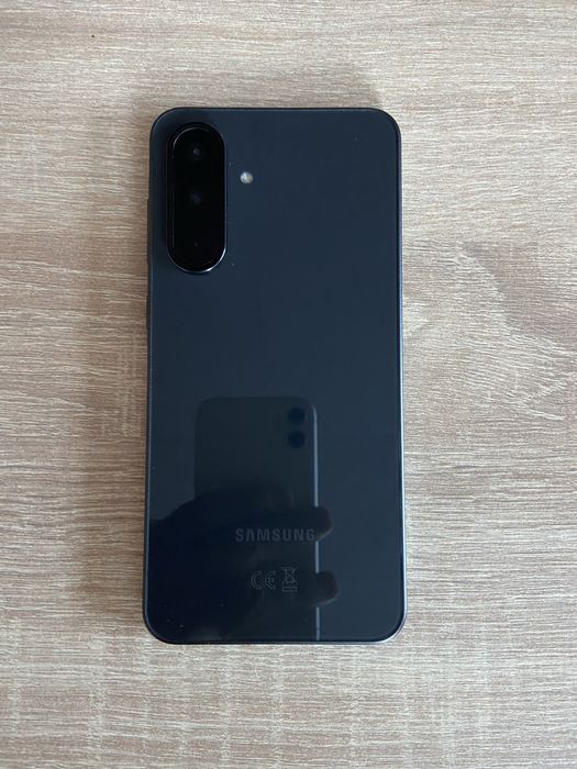 Samsung A36 заключен към оператор.