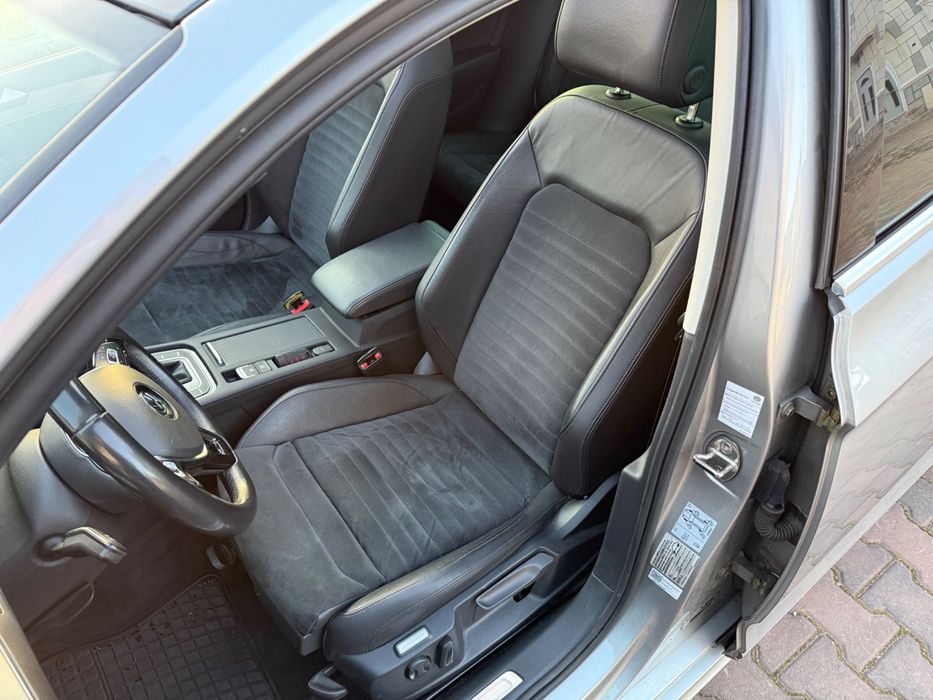 Vând Volkswagen Passat B8, R-line, 2017, 1.6 TDI, DSG, COCKPIT, TRAPĂ