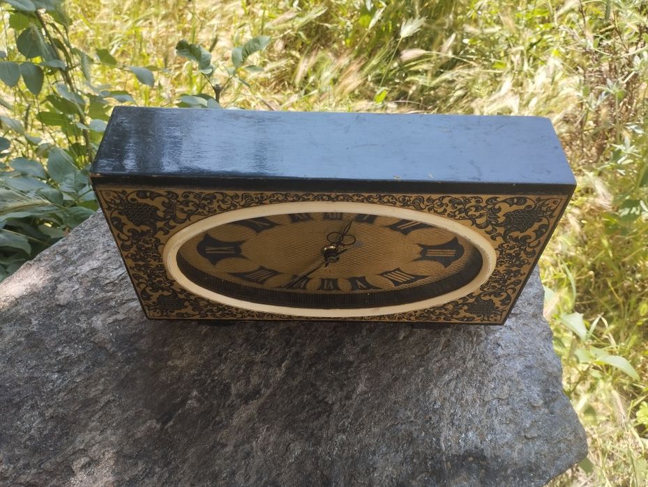 Настолен часовник Янтар