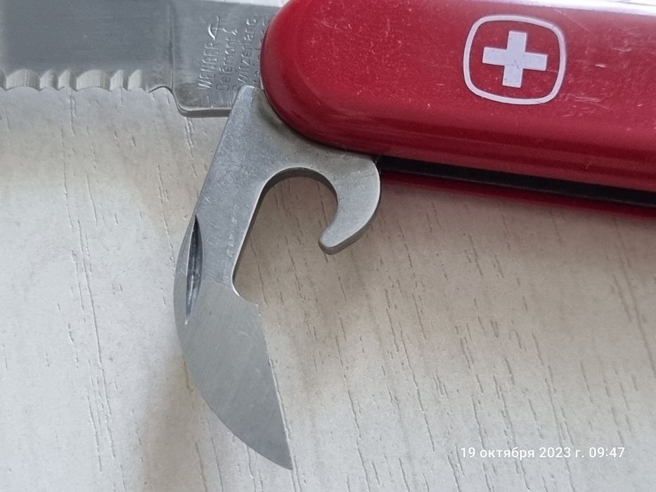 Wenger Serrated Highlander