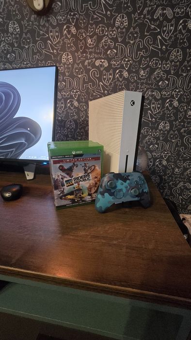 Xbox one s 1tb + 8 jocuri