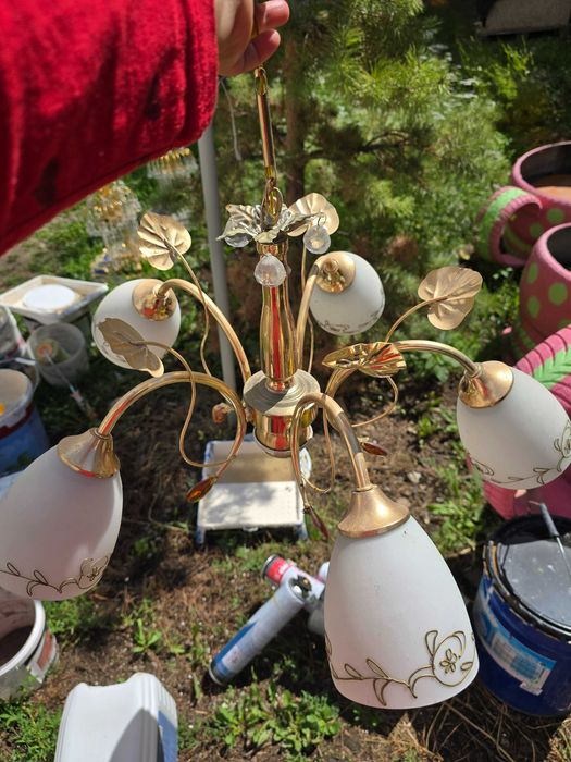 Продам красивую люстру