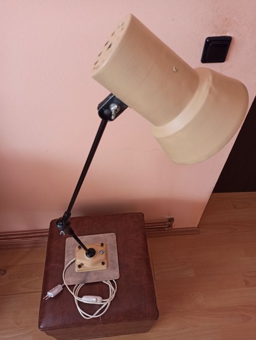 Lampă industrială cu suport