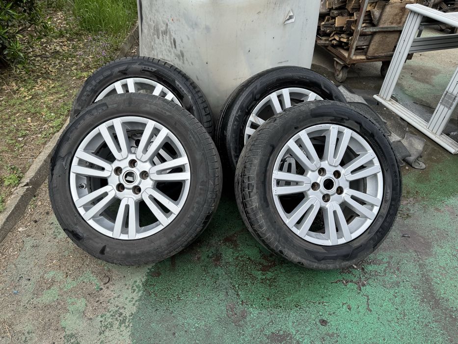 Алуминиеви джанти с гуми Land/ Range Rover