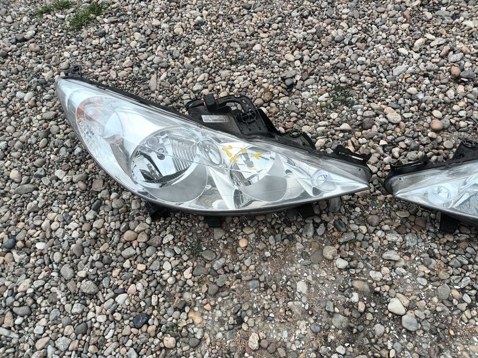ляв и десен фар за пежо 207 PEUGEOT 207