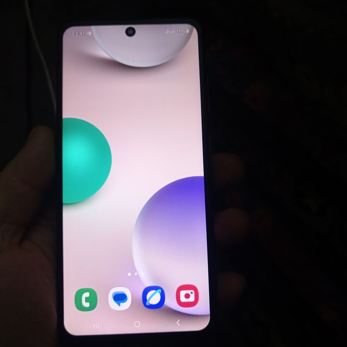 Samsung a52 4/128 GB tel idiyal xolata srochni sotladi