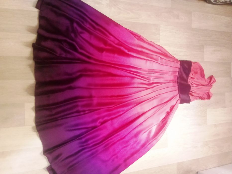 Продам вечерние платья