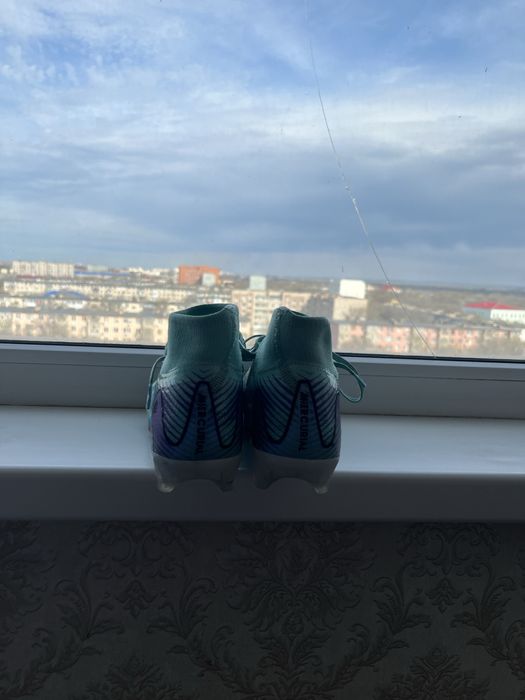 Продаю бутсы 39 размер