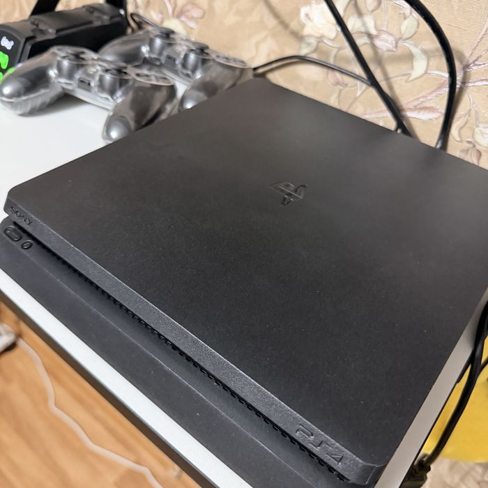 PS4 с играми на аккаунте