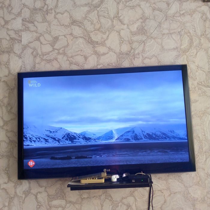 Телевизор  3 D - LG