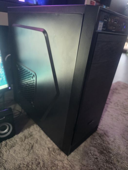 Sistem desktop PC+monitor+boxe