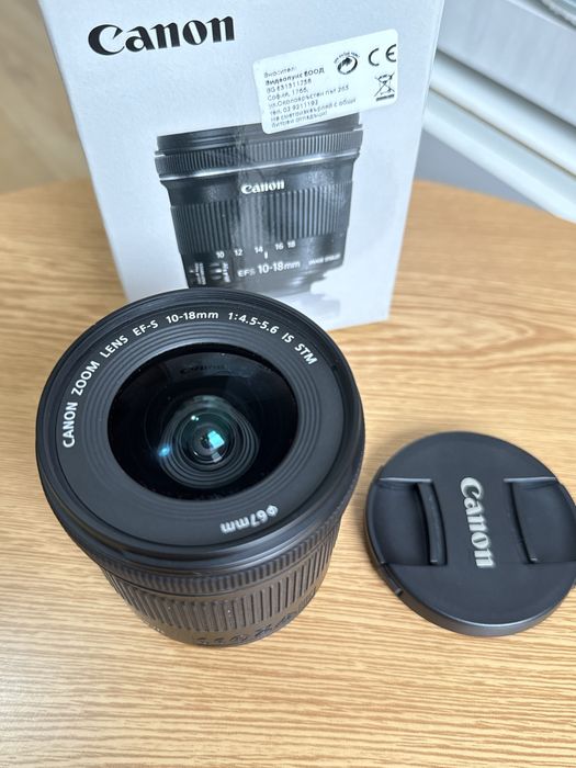 Обектив  Canon EF-S 10-18mm f / 4.5-5.6 IS STM