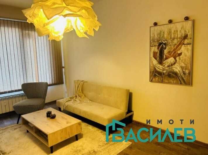 Продава се Двустаен апартамент в София, Център - 58 кв.м за 1317 €/кв.м - Снимка #1