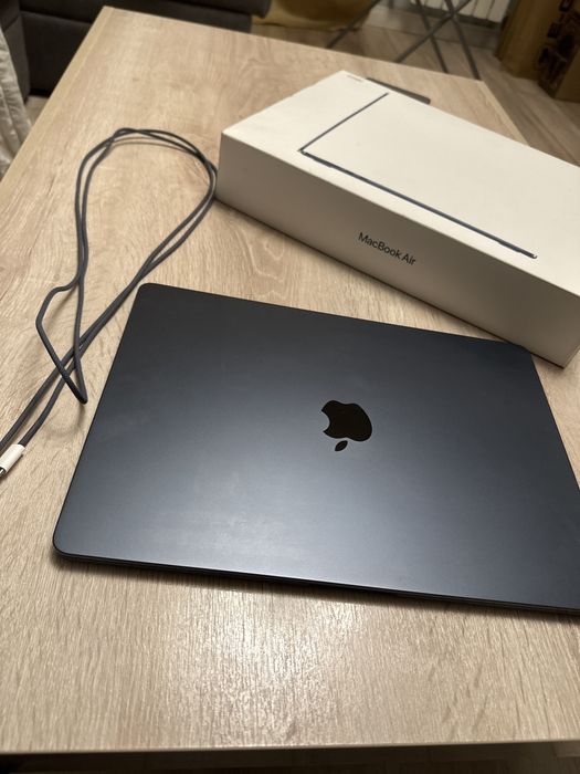 MacBook Air M3 8GB/256GB SSD
