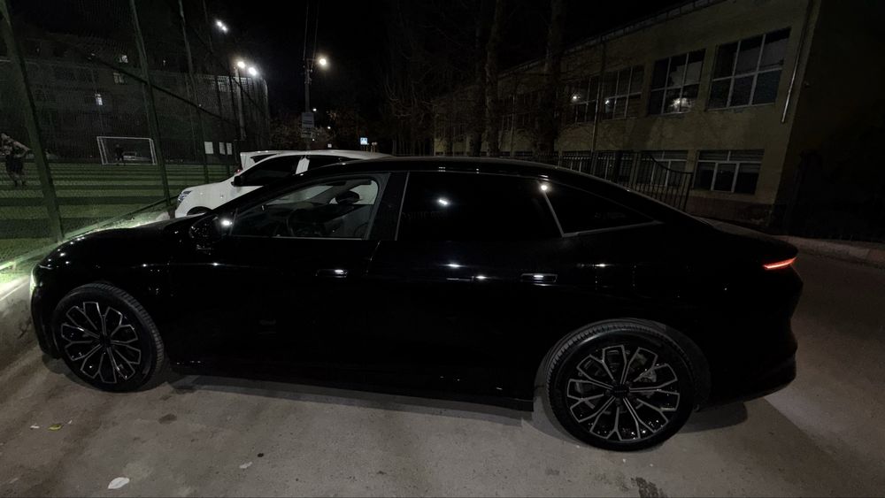 Qora ZEEKR 007 688km 75kwt