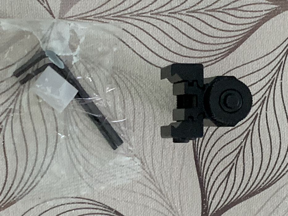 Лазерен прицел с червена точка