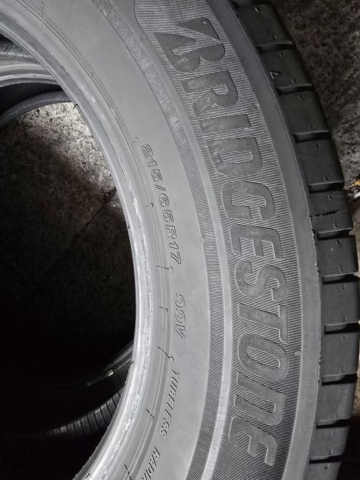 Bridgestone 215/65 R17 99V vară