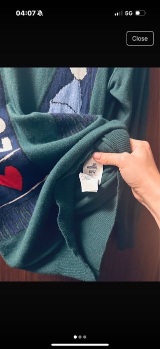 Pulover LOVE Moschino impecabil