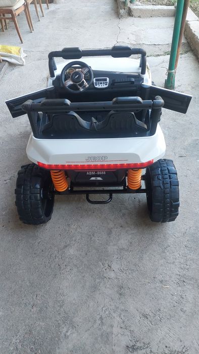 Машина детская отличном состоянии