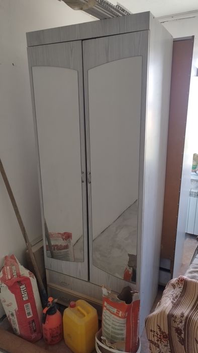 Продам два шкафа