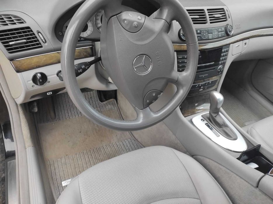 Mercedes-Benz E 220