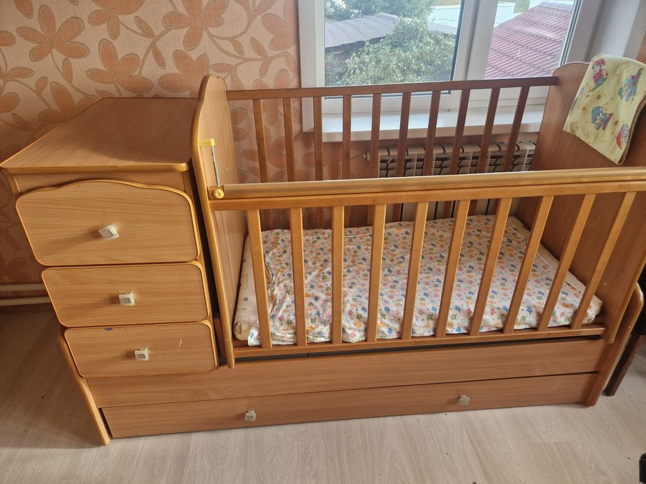 Продам детскую кроватку.