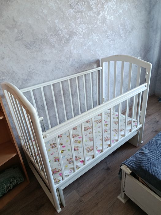 Детская кроватка не дорого.