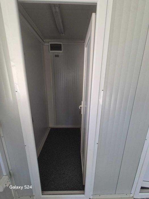 Vand 2 bucati Container comercial modular 20FT placat cu acubond.