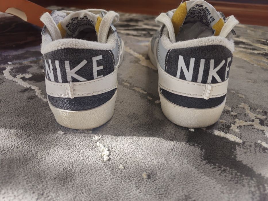 Vând Nike Blazer low '77 Jumbo SE