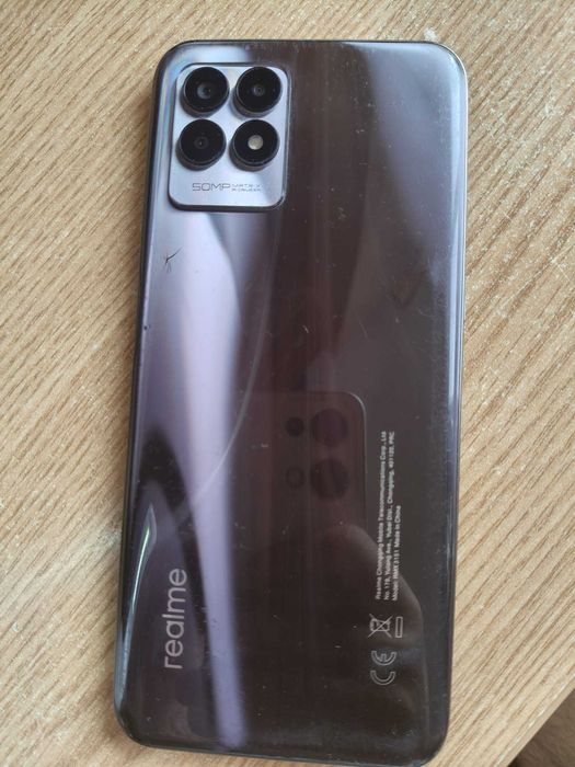 Realme 8i, la mâna a doua