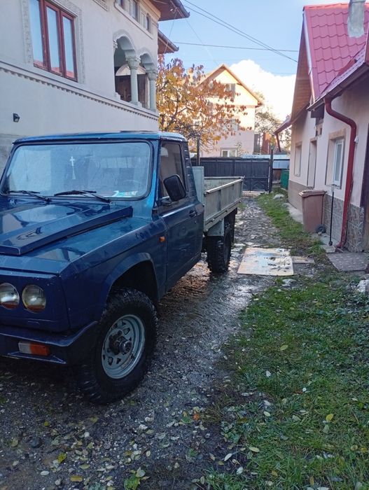Vînd sau schimb ARO 320 Brașov cu Suzuki Vitara benzina  dau diferenț!