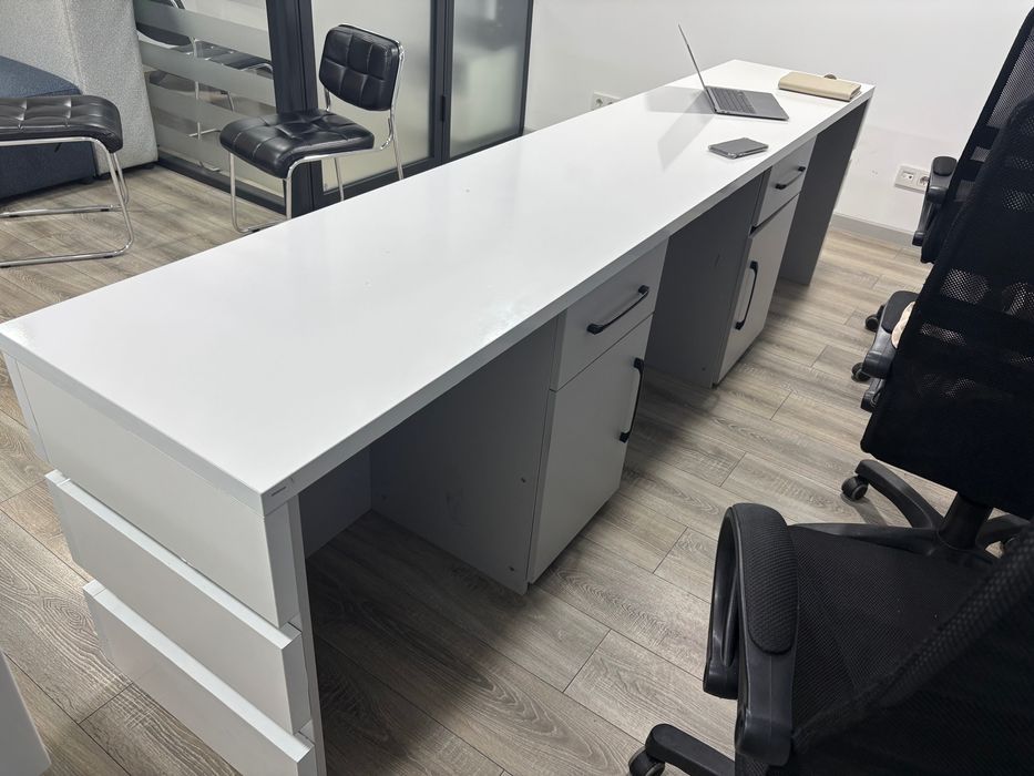 Продам стол офисный