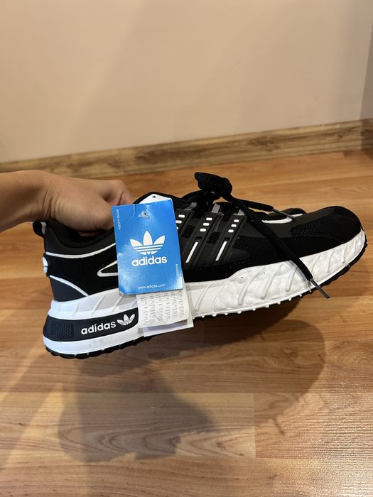 Маратонки Adidas, New Balance