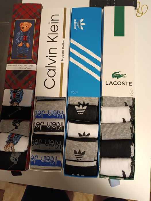 Șosete lungi diferite firme