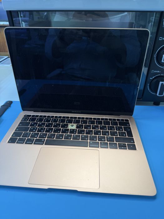 Продам Macbook на запчасти в Актобе.