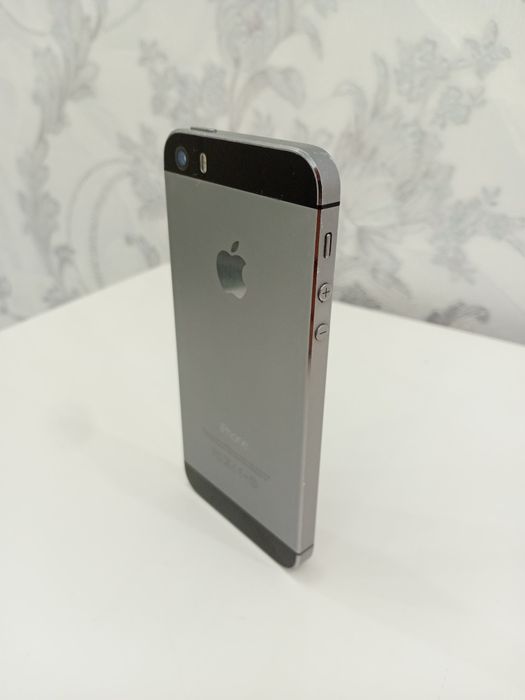 Продам IPhone 5S
