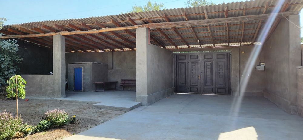 Xovli uy sotiladi Axangaran