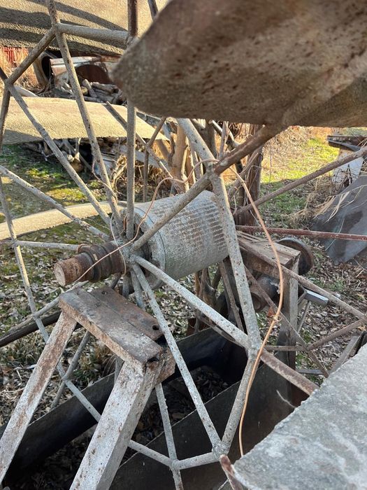 Мельница  водяная металлическая