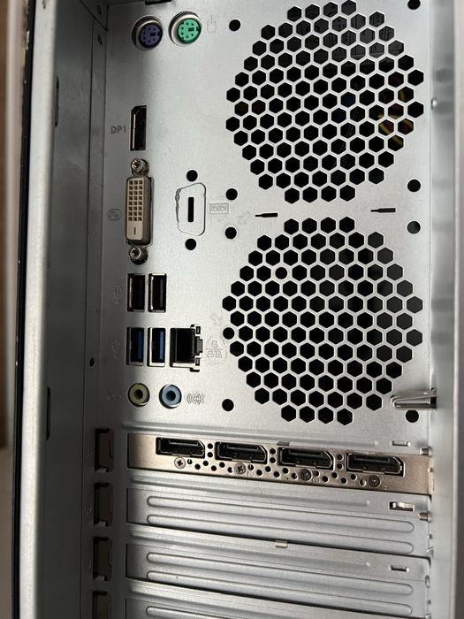 i5-8400 / 32GB RAM / Quadro P2000 5GB / SSD + HDD