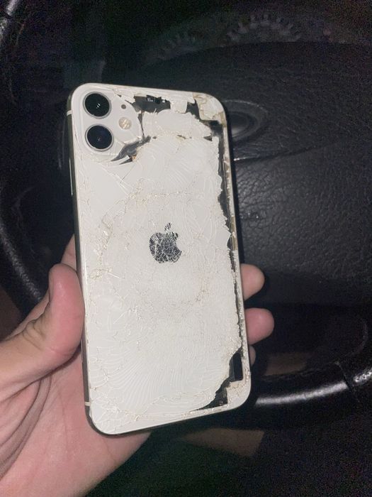 iPhone 11/ 64 гб