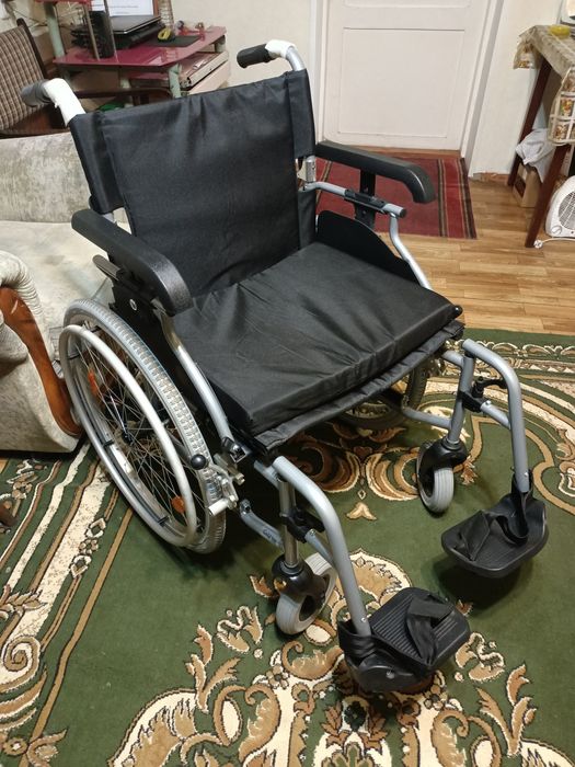 Инвалидное прогулочное кресло
