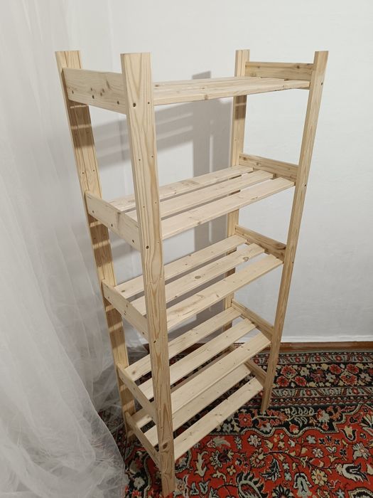 Деревянная этажерка