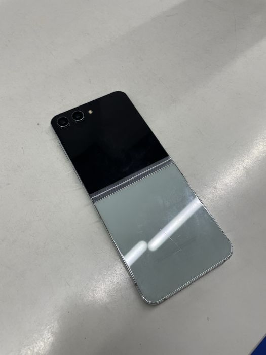 Samsung galaxy z flip 5