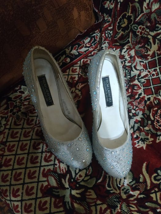 Продам туфли на высоком каблуке