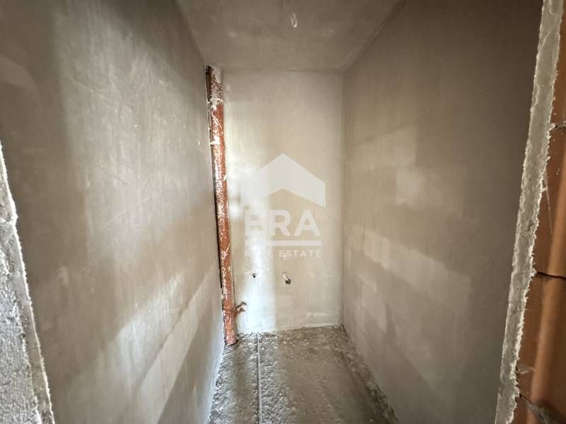 Продава се Двустаен апартамент в Варна, м-т Пчелина - 75 кв.м за 1667 €/кв.м - Снимка #1