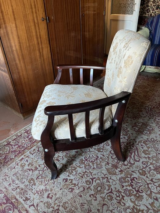 Кресло дерево текстиль стильное