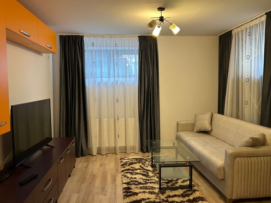 Inchiriez apartament cu 2 camere